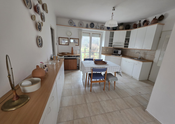 NA PREDAJ: Rodinný dom s veľkorysým pozemkom v Ratnovciach