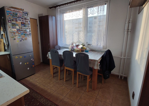 Na predaj 4izbový byt s balkónom v centre Topoľčany