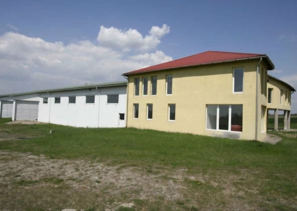 Poľnohospodársky sklad,chladiarenská budova v Gőnc-NA PREDAJ