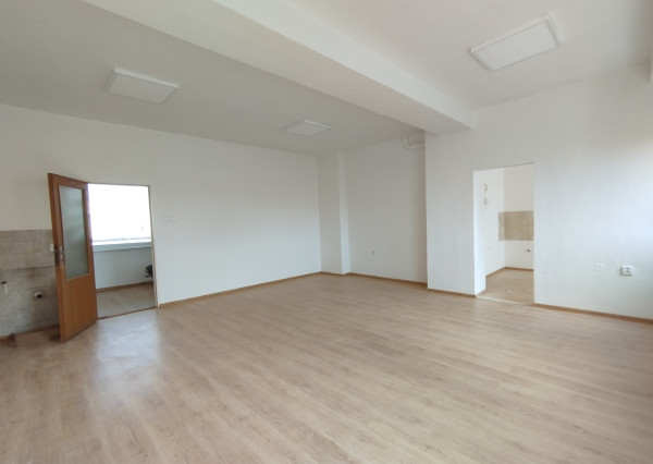 Kancelársky/prevádzkový priestor na prenájom-Lučenec