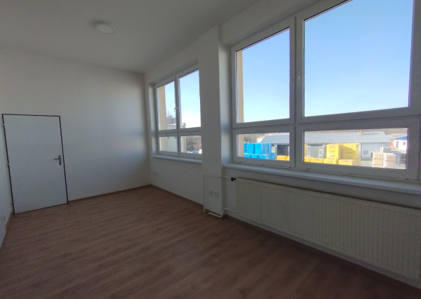 Kancelársky/prevádzkový priestor na prenájom-Lučenec