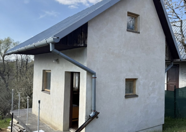 Záhrada s chatou na okraji Starej Turej – pokoj a súkromie