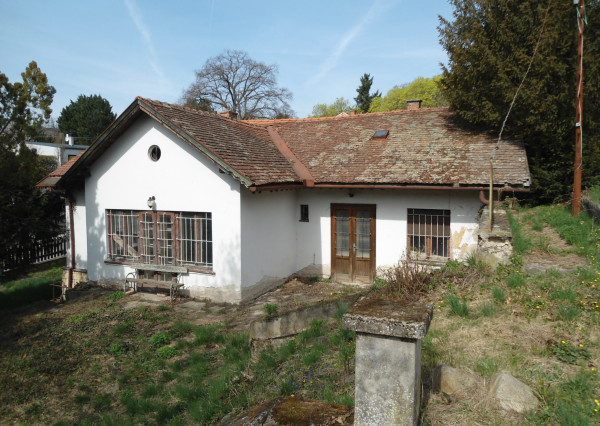 NR - RD  Zobor, dobrá lokalita, starší rodinný dom, 13árov,