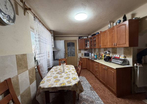 Rodinný dom s 1112 m2 záhradou aj chatou v obci Jelšava-PREDAJ