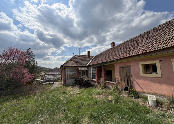 Rodinný dom v obci Abaújálpár 57 min od Košíc cena 29000,-Eu