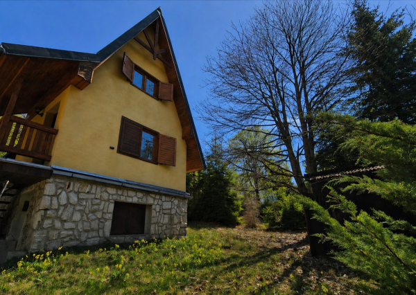 Pekná chata v  obci Kokava nad Rimavicou za 149000€ -PREDAJ