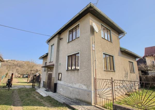 Rodinný dom, Podbrezová, časť Lopej