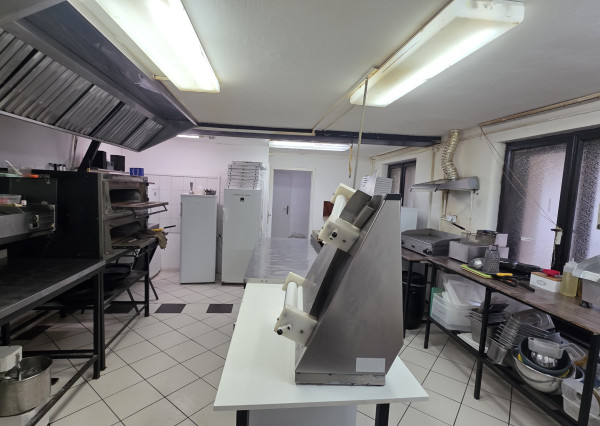 Odstúpim zabehnutú prevádzku pizzérie so zariadením
