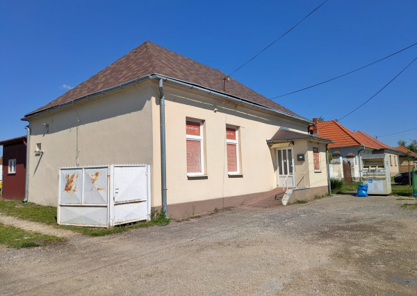 Predaj, rodinný dom/ budova -Tesárske Mlyňany (1254-12-AFI)