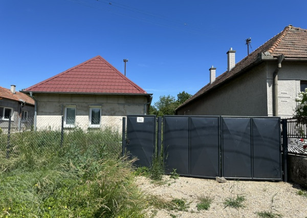 Predaj, Rodinný dom - Veľké Chyndice (001-12-MARO)