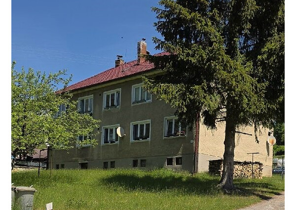 Predaj, priestranný 2-izbový byt Kremnica (021-112-ZOLA)