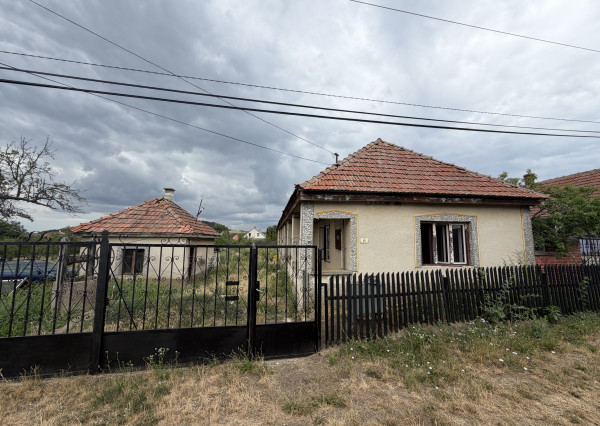 P R E D A N É  Rodinný dom , v obci Boldogkővárajla