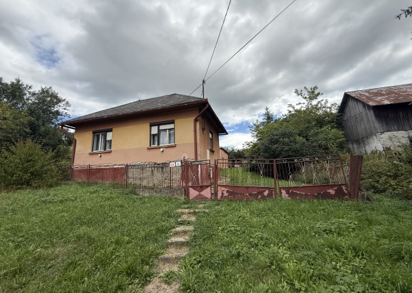 Rodinný dom v Ľubotíne s veľkým pozemkom na predaj