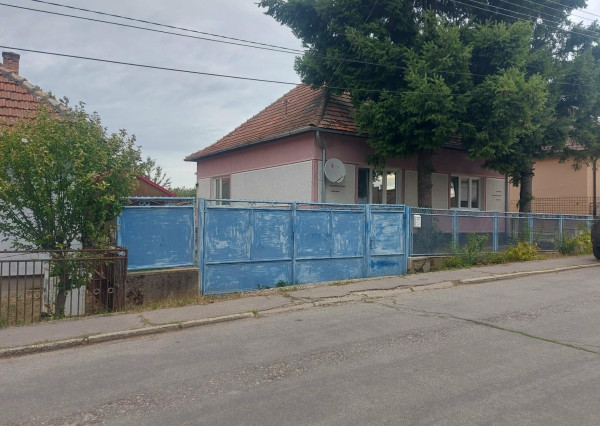 Predaj rodinný dom Černík, pozemok 2486m2, okr. Nové Zámky(254-12-JUF)