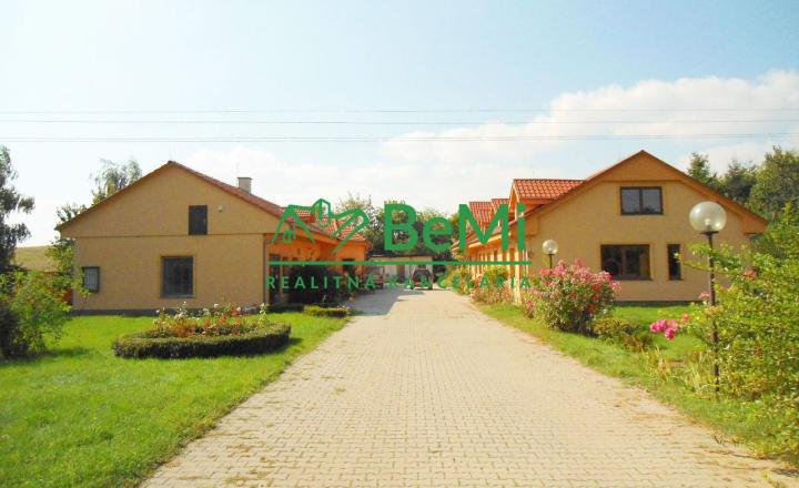 NR - Veľký Báb, polyfunkčný objekt mimo obce-tichá lokalita - fotografia 3
