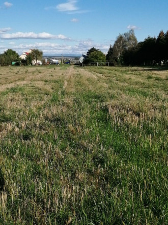 Exkluzívne len u nás! Krásny pozemok na predaj v obci Sačurov - fotografia 1