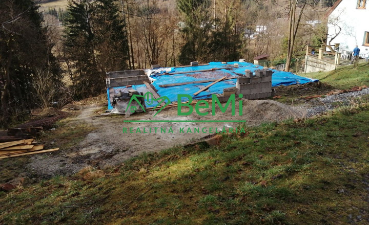 Predané: Pozemok, 1093m2, Skalité, Okr: Čadca (185-12-MACHa)