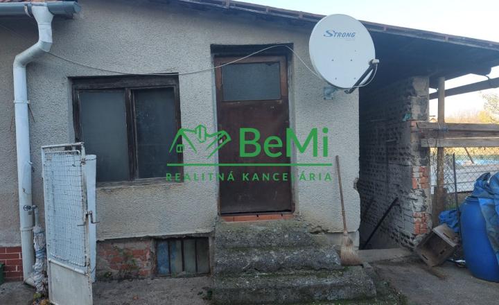 Predaj starší rodinný dom Vráble, 1034m2, NR (107-12-ERF) - fotografia 5