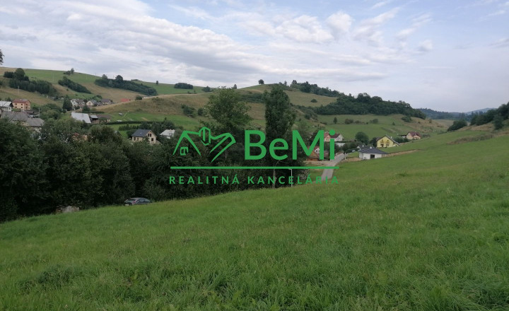 Na predaj pekný pozemok v obci Pucov 114-14-MOV