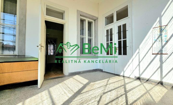 RODINNÁ VILA V CENTRE RIMAVSKEJ SOBOTY -EXKLUZÍVNE NA PREDAJ - fotografia 32