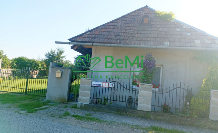 Predaj dvojgeneračného rodinného domu - Tekovské Lužany ( 020-12-HEKA)