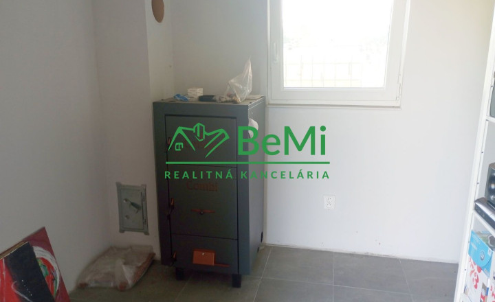 Predaj dvojgeneračného rodinného domu - Tekovské Lužany ( 020-12-HEKA) - fotografia 18