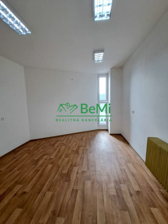 Kancelárský priestor v Bardejove na prenájom - fotografia 3