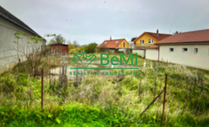 Predaj stavebný pozemok -  Levice časť Kalinčiakovo  ( 050-14-MIJK)