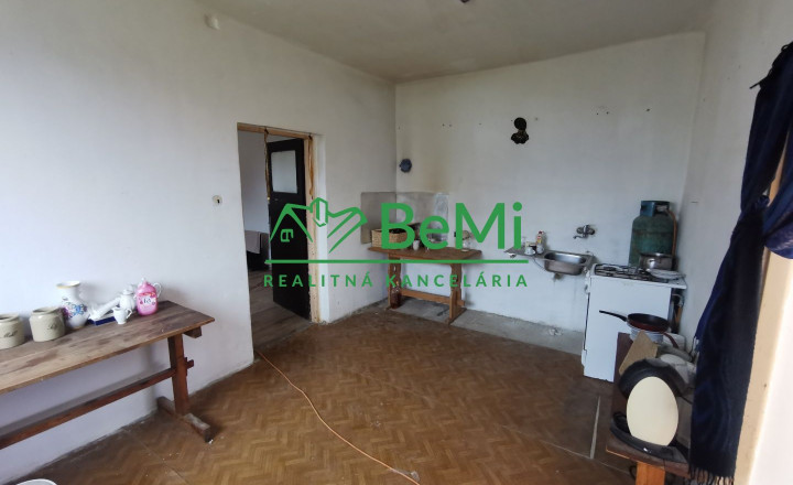 Predaj rodinného domu v obci Seč-Nitrianske Rudno 007-12-ZUPIa - fotografia 5