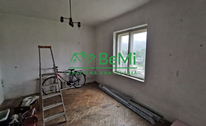 Predaj rodinného domu v obci Seč-Nitrianske Rudno 007-12-ZUPIa - fotografia 8