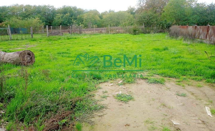 Predaj pozemku pre výstavbu rodinného domu - Jur nad Hronom  (033-14-HEKA)