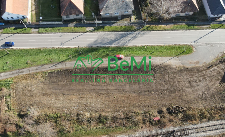 PREDAJ - STAVEBNÝ POZEMOK TESÁRSKE MLYŇANY ID 002-14-FIJA - fotografia 1