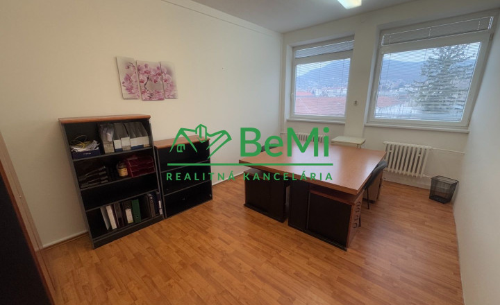 NA PRENÁJOM – kancelárske priestory od 18 do 37 m2, Nitra – Chrenová - fotografia 8