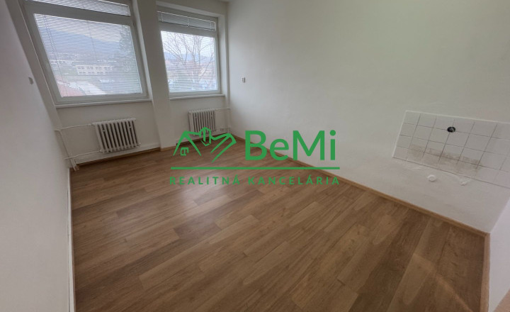 NA PRENÁJOM – kancelárske priestory od 18 do 37 m2, Nitra – Chrenová - fotografia 9