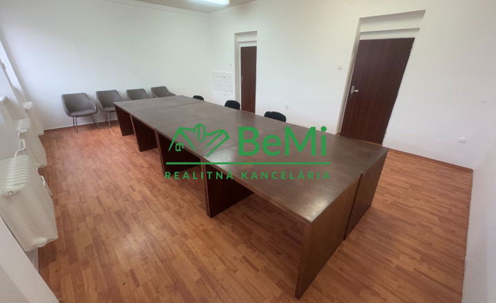 NA PRENÁJOM – kancelárske priestory od 18 do 37 m2, Nitra – Chrenová - fotografia 11