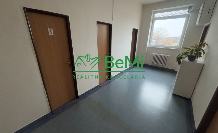 NA PRENÁJOM – kancelárske priestory od 18 do 37 m2, Nitra – Chrenová - fotografia 13