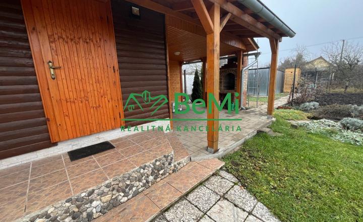 Predaj  záhradná  rekreačnej chata so záhradou -  Levice (071-13-MIJK) - fotografia 1