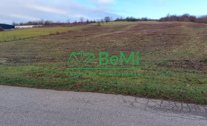 Predaj veľký stavebný pozemok v obci Malé Kršteňany