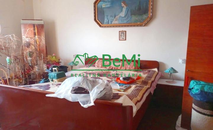 Predaj viacgeneračného rodinného domu - Dolné Semerovce  (044-12-HEKA) - fotografia 6