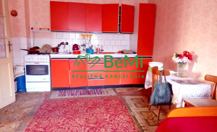 Predaj viacgeneračného rodinného domu - Dolné Semerovce  (044-12-HEKA) - fotografia 10