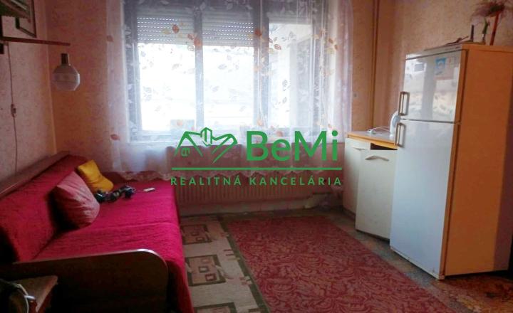 Predaj viacgeneračného rodinného domu - Dolné Semerovce  (044-12-HEKA) - fotografia 11
