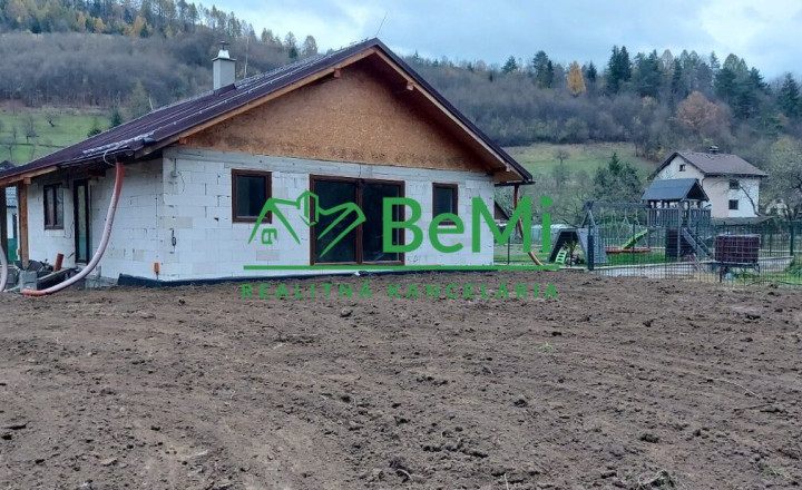 Predaj: Dom, Lopušné Pažite, okres KNM, 885m2(056-12-PEMOa)