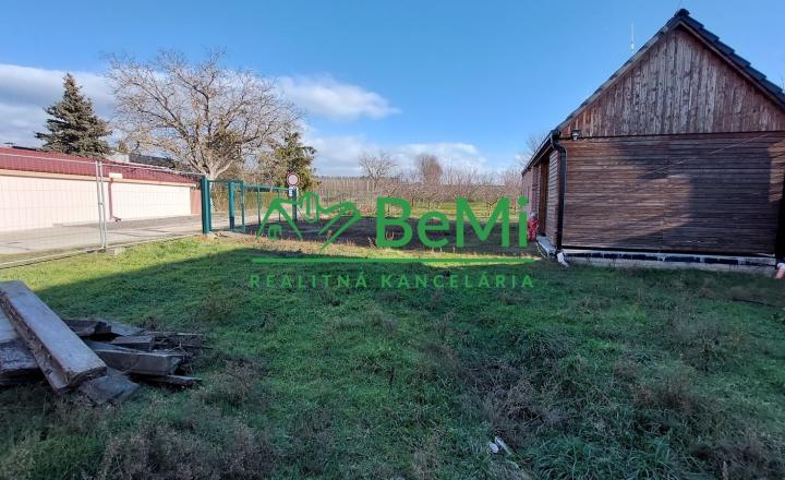 Exkluzívne na predaj vidiecky dom s veľkým pozemkom Jacovce - fotografia 16