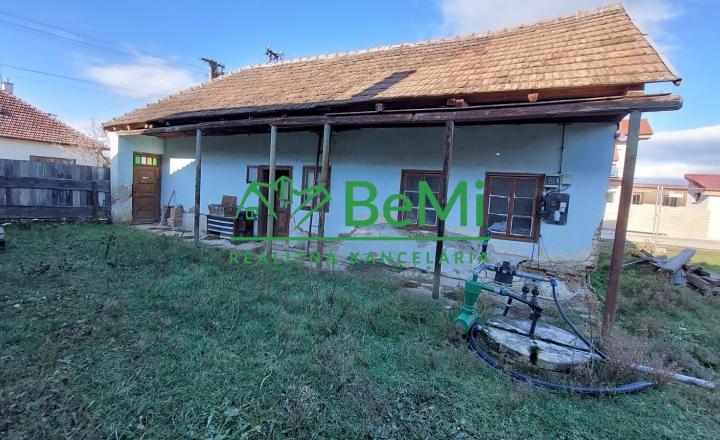 Exkluzívne na predaj vidiecky dom s veľkým pozemkom Jacovce - fotografia 18