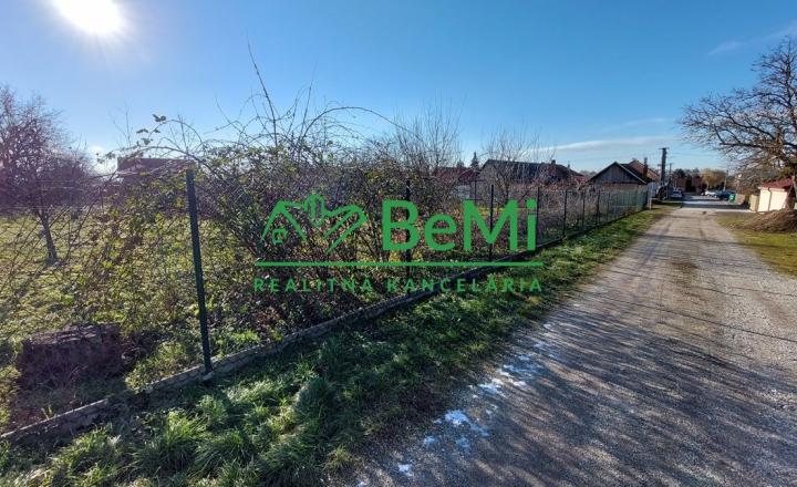 Exkluzívne na predaj vidiecky dom s veľkým pozemkom Jacovce - fotografia 23
