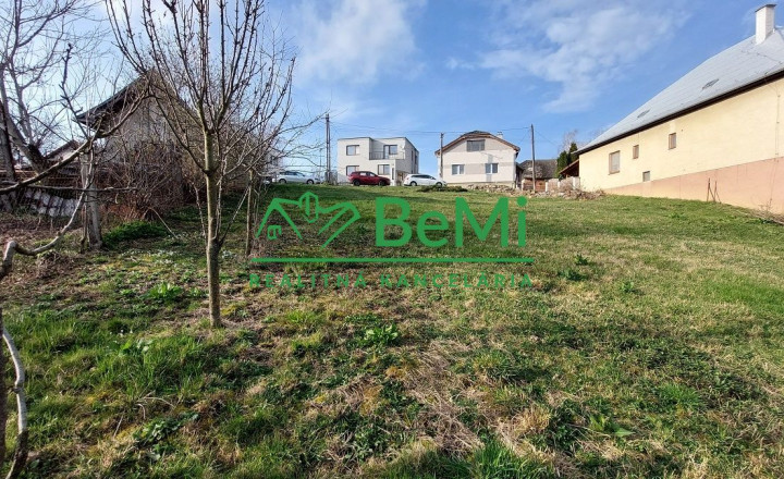 Exkluzívne na predaj stavebný pozemok v obci Brezolupy - fotografia 7