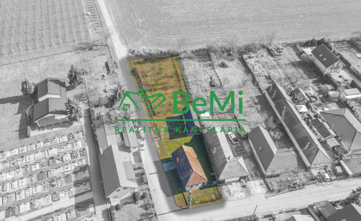 Exkluzívne na predaj vidiecky dom s veľkým pozemkom Jacovce - fotografia 25