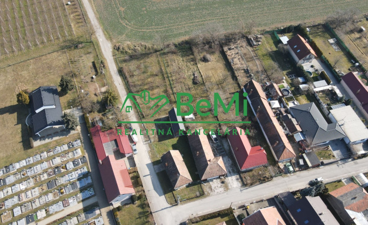 Exkluzívne na predaj vidiecky dom s veľkým pozemkom Jacovce - fotografia 26