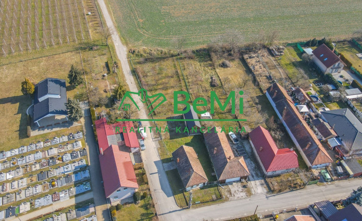 Exkluzívne na predaj vidiecky dom s veľkým pozemkom Jacovce - fotografia 27