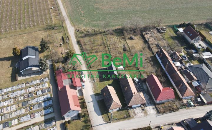 Exkluzívne na predaj vidiecky dom s veľkým pozemkom Jacovce - fotografia 28